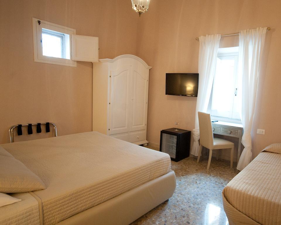 Suite Barocca Noto Room photo